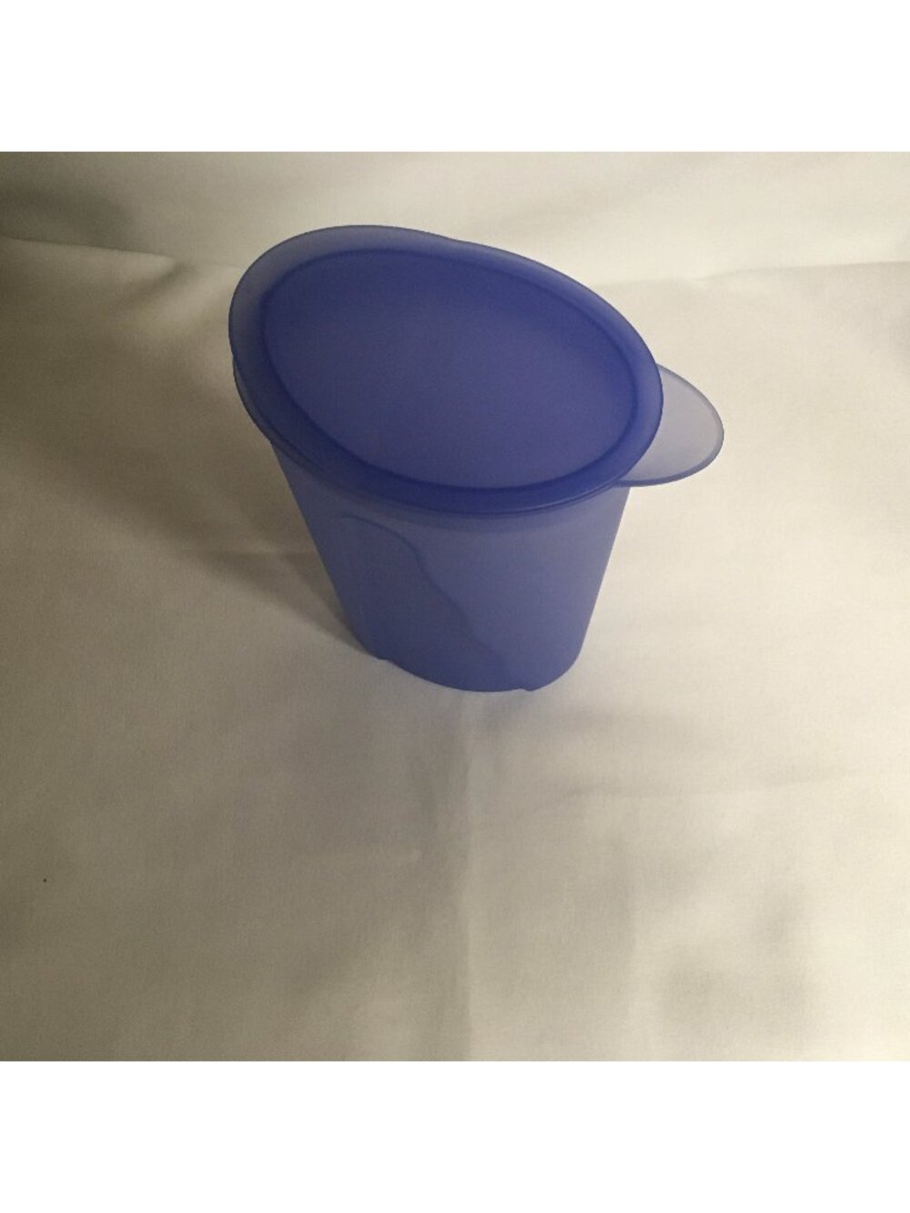 Tupperware Impressions 1-Qt Slimline Pitcher Vintage